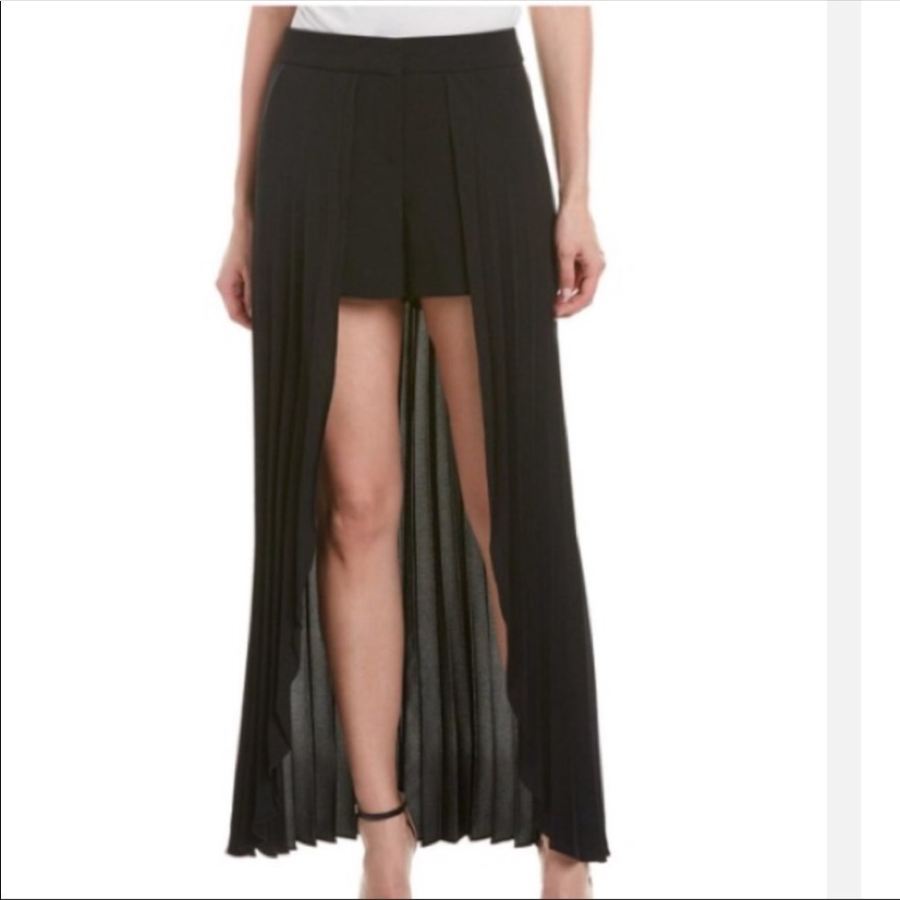 Trina Turk size 12 Korte dressy shorts with pleated semi sheer train